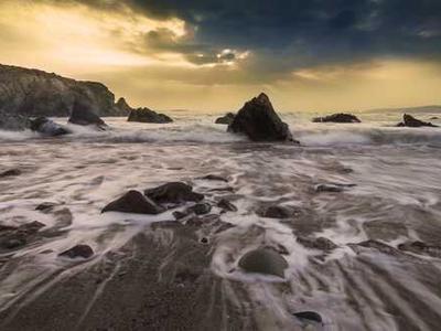 Save $300 on thie Asus gaming laptop and score two free games - but only for a limited time